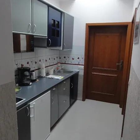 Bed and Breakfast Roza 3*