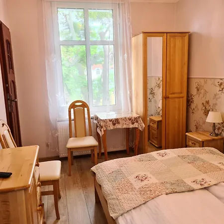 Roza Nocleg ze śniadaniem
