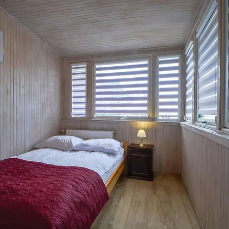 Roza Bed & Breakfast 3*