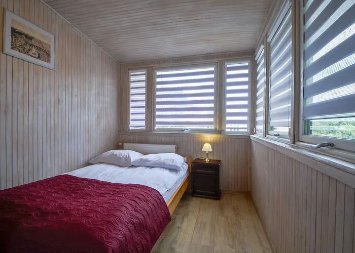 Roza Bed & Breakfast 3*