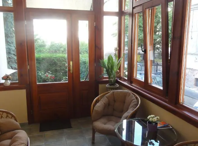 Roza Bed & Breakfast